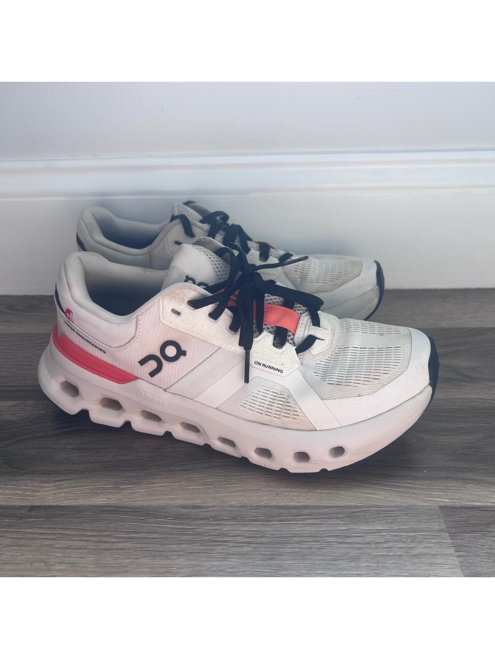 On Cloud Women's Size 8